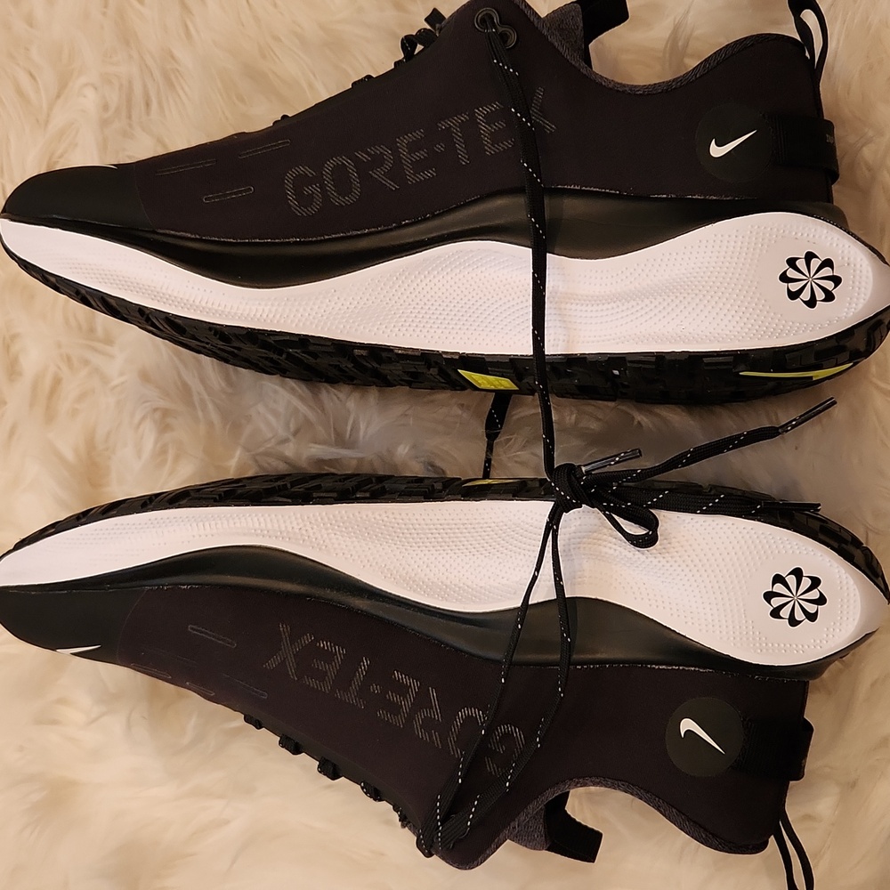 Nike ReactX Infinity Run 4 GORE-TEX Black-White-Anthracite-Volt US Size 11 - Picture 15 of 17